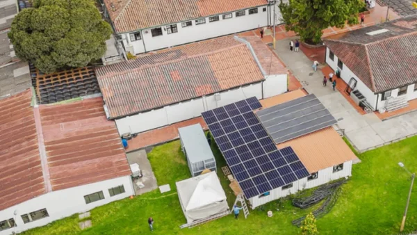 Instalaciones de Alcaldía funcionarán con sistema solar en Bogotá Instalaciones de Alcaldía funcionarán con sistema solar en Bogotá