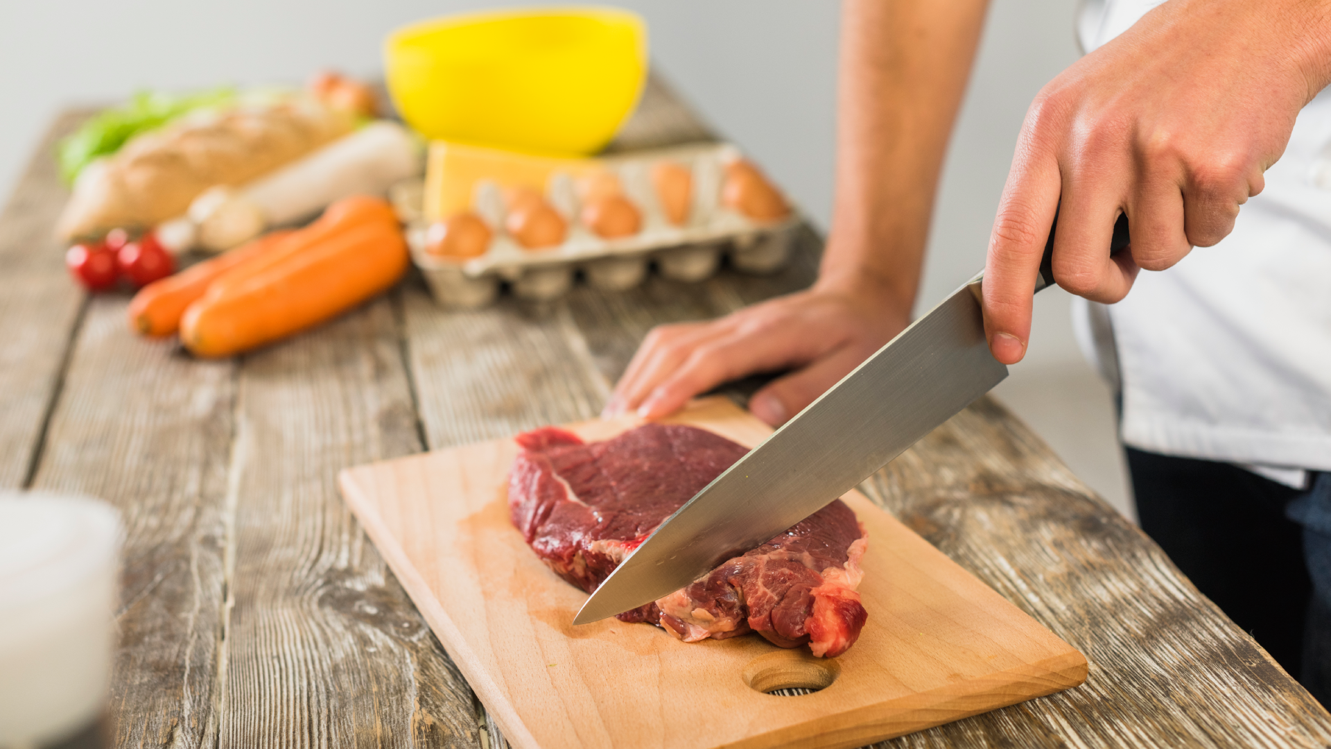 Expertos definen la ración máxima de carne roja para reducir el riesgo de cáncer y enfermedades cardiovasculares.