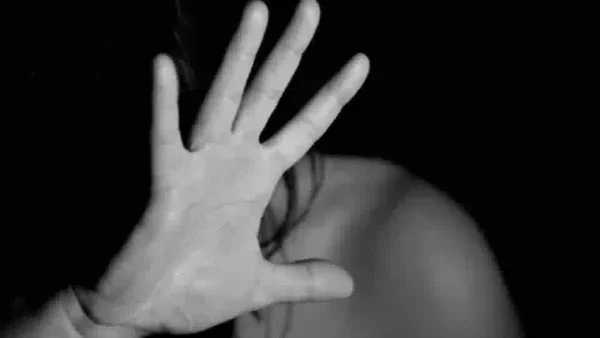 A la cárcel hijo de ‘Papá Pitufo’ por apuñalar brutalmente a su exesposa en Cartagena A la cárcel hijo de ‘Papá Pitufo’ por apuñalar brutalmente a su exesposa en Cartagena