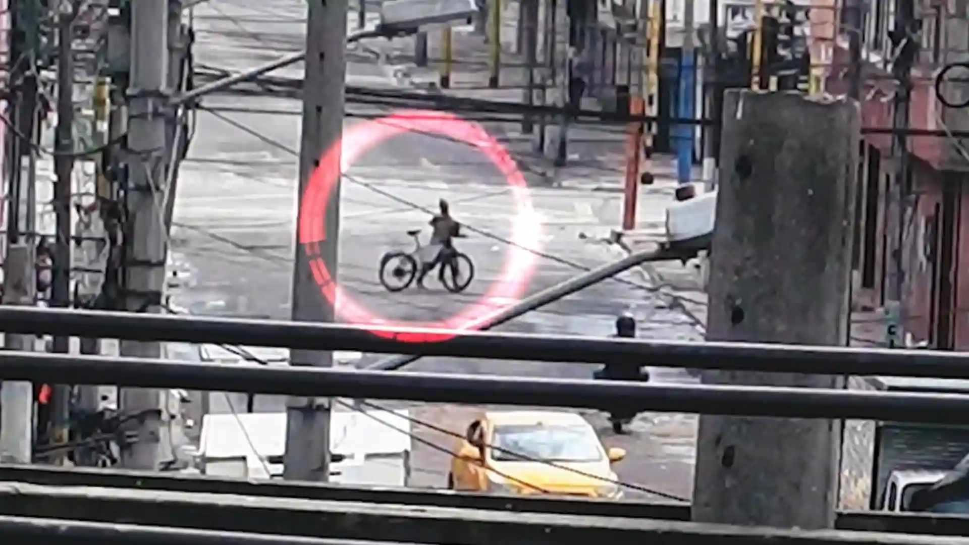 Intentan robar una bicicleta en Bogotá.