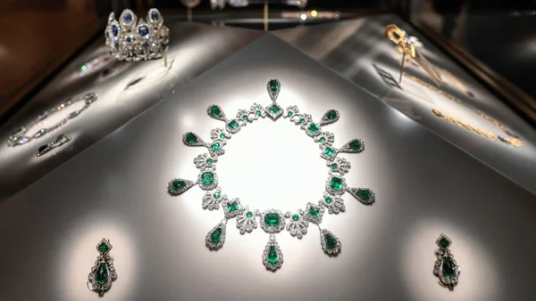 Nuevos detalles del robo en el museo de Louvre: sospechosos se pronunciaron Nuevos detalles del robo en el museo de Louvre: sospechosos se pronunciaron