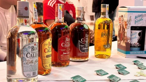 Ron Viejo de Caldas y Aguardiente Amarillo