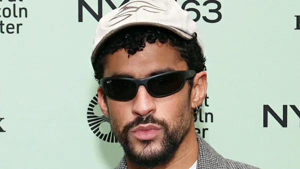 Bad Bunny se convierte en el mejor artista latino del siglo XXI durante los premios Billboard 2025 Bad Bunny se convierte en el mejor artista latino del siglo XXI durante los premios Billboard 2025