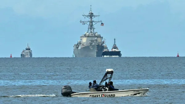 Buque de guerra lanzamisiles de EE. UU. se instaló frente a Venezuela: ¿es un desafío?