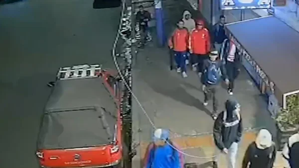 Autoridades investigan asesinato de hincha de Millonarios a manos de aficionados de Santa Fe Autoridades investigan asesinato de hincha de Millonarios a manos de aficionados de Santa Fe