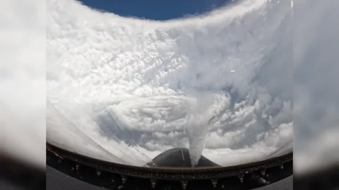 Vuelo al ojo del Huracán Melissa