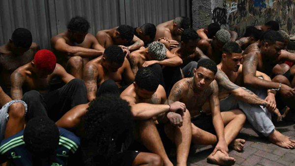 Fuerte amenaza de pandilleros en Río de Janeiro tras sangriento operativo policial Fuerte amenaza de pandilleros en Río de Janeiro tras sangriento operativo policial