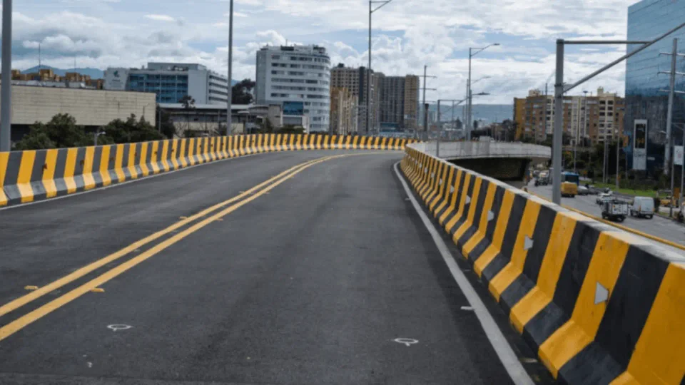 Es oficial: Habilitan el puente curvo de la avenida 68 con calle 26 ...