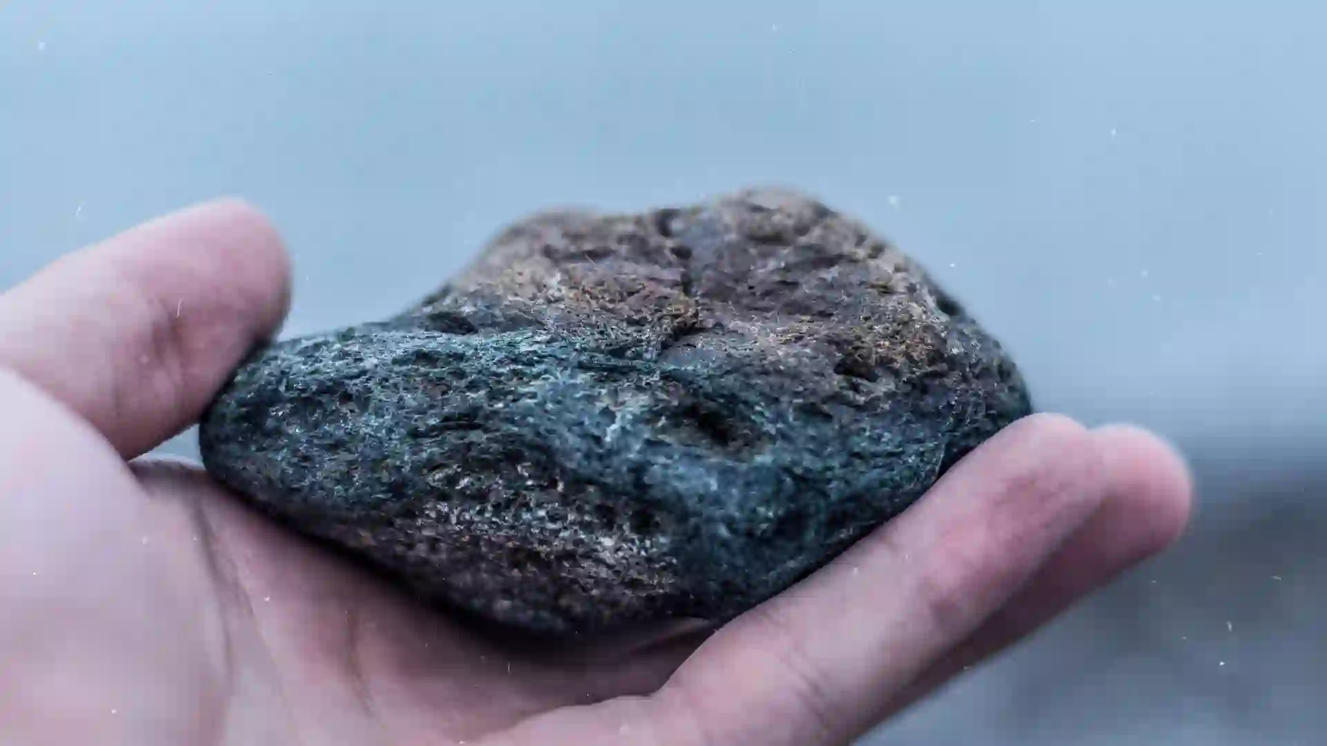 Adolescente lanzó una piedra y mató a una mujer que pasaba en un carro en la vía Tuluá–Buga