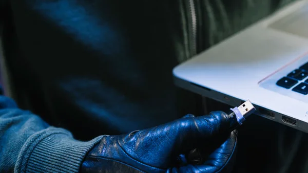 Tres hermanos fueron asesinados y calcinados tras caer en una estafa amorosa por internet Tres hermanos fueron asesinados y calcinados tras caer en una estafa amorosa por internet