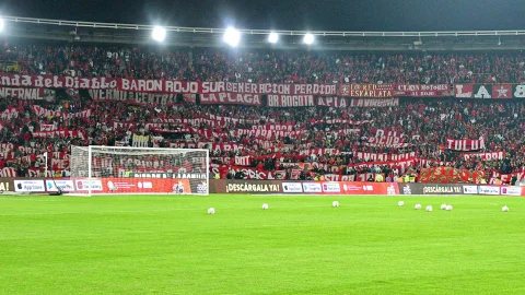 Hinchada de América de Cali en Bogotá