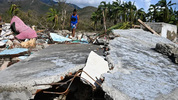 Llegan a Jamaica las primeras ayudas humanitarias tras el paso del huracán Melissa Llegan a Jamaica las primeras ayudas humanitarias tras el paso del huracán Melissa