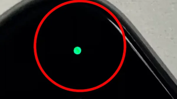 ¡Cuidado! Si ve estos puntos en su celular, alguien podría estar espiándolo ¡Cuidado! Si ve estos puntos en su celular, alguien podría estar espiándolo