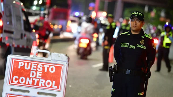 Más de 500 motos y 40 vehículos fueron inmovilizados durante la noche de Halloween en Medellín Más de 500 motos y 40 vehículos fueron inmovilizados durante la noche de Halloween en Medellín