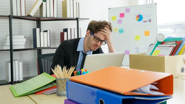 El patrón que afecta a los empleados más eficientes y que no se quejan en las empresas El patrón que afecta a los empleados más eficientes y que no se quejan en las empresas