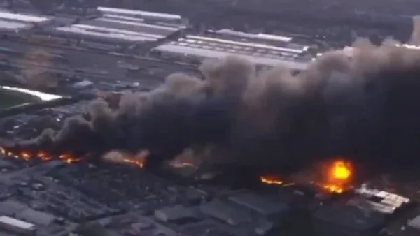 VIDEO | Impresionantes imágenes de la explosión tras accidente de un avión en Estados Unidos VIDEO | Impresionantes imágenes de la explosión tras accidente de un avión en Estados Unidos