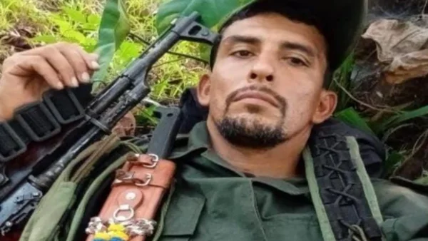 Capturan a ‘Drácula’, cabecilla del ELN señalado de ataques terroristas en el Catatumbo Capturan a ‘Drácula’, cabecilla del ELN señalado de ataques terroristas en el Catatumbo