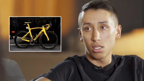 Egan Bernal bicicleta Pinarello amarilla