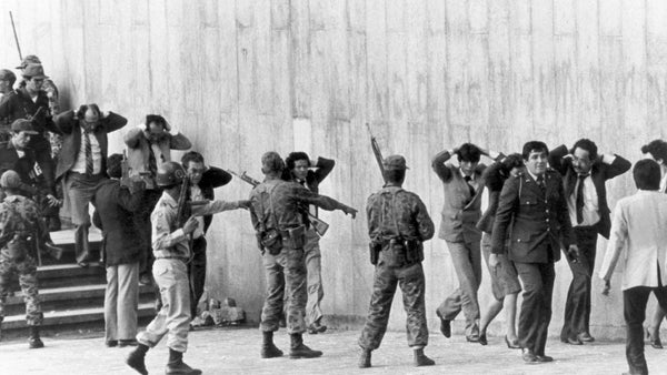 40 años del Holocausto del Palacio de Justicia: las 28 horas que estremecieron a Colombia
