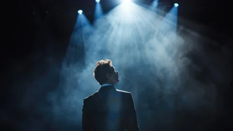 Jonathan Bailey como el “hombre más sexy del mundo”