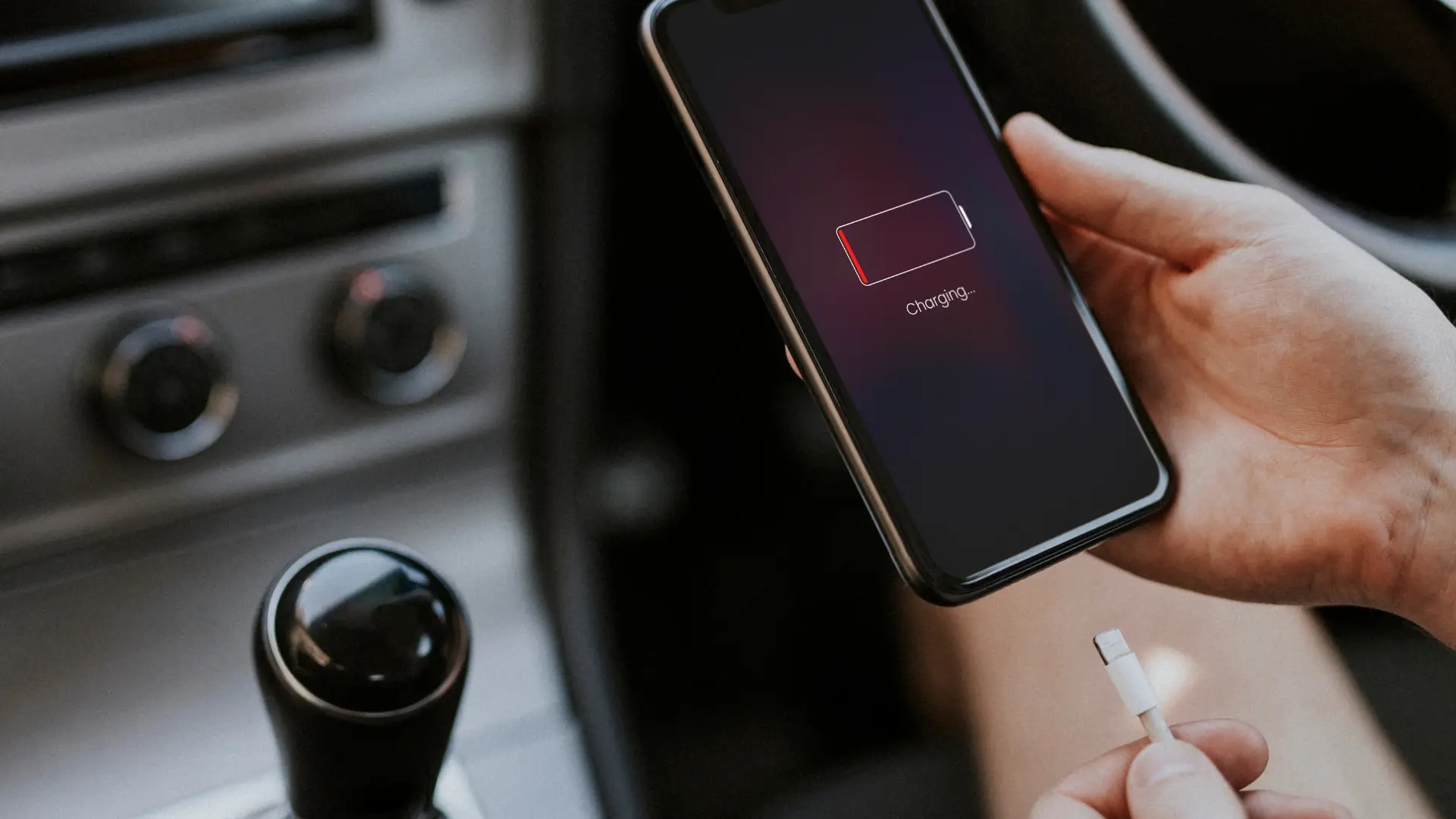 Cargar en celular en el carro