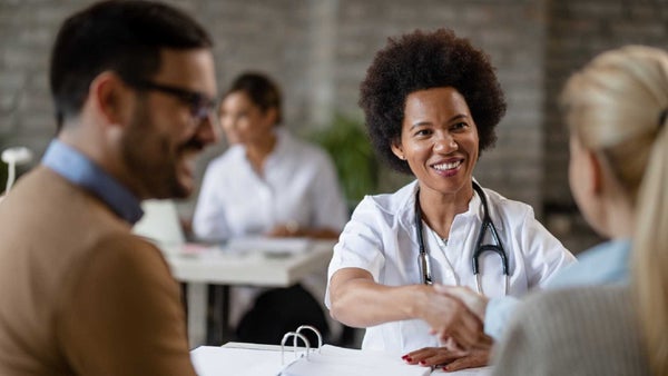 Clínicas y hospitales en Colombia enfrentan riesgos por coberturas de seguros insuficientes