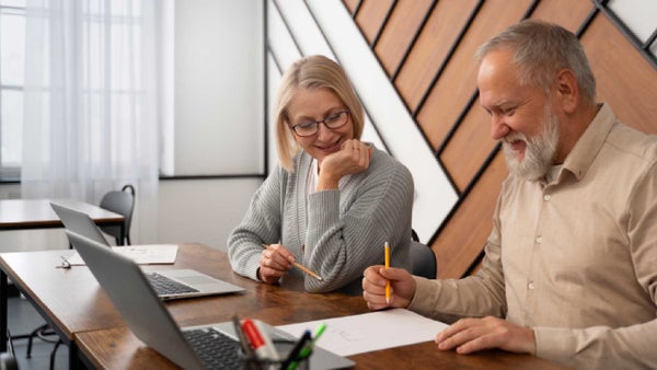 Economía plateada en Colombia: cómo el talento senior impulsa el crecimiento y la innovación Economía plateada en Colombia: cómo el talento senior impulsa el crecimiento y la innovación