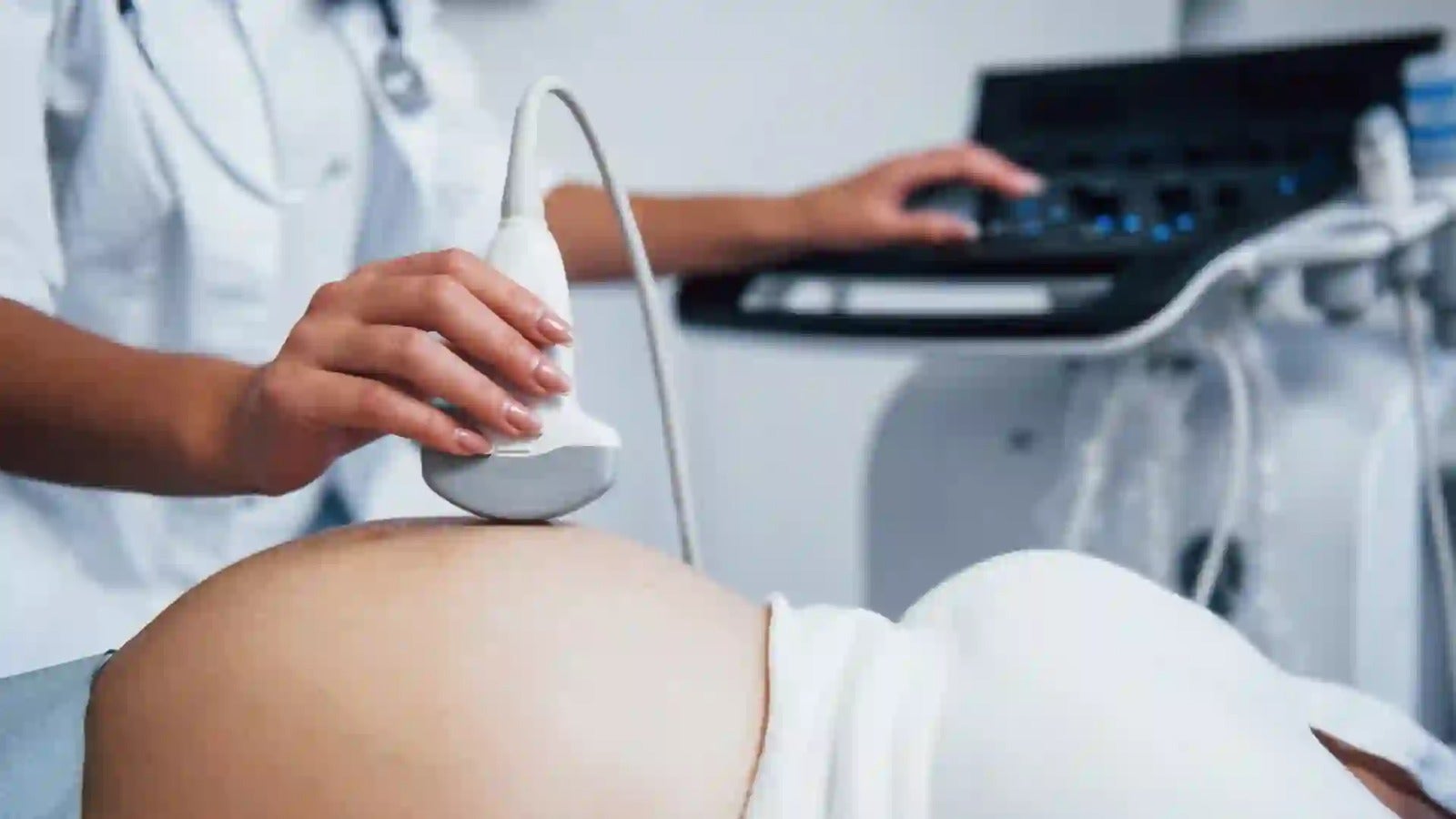 Activistas protestan contra la ICFP 2025 y denuncian una “agenda global” para reducir la natalidad en Colombia