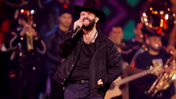 Carín León encabeza el cartel del Súper Concierto de la Feria de las Flores 2026 Carín León encabeza el cartel del Súper Concierto de la Feria de las Flores 2026
