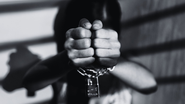 Encadenados: dos menores en condición de abandono fueron rescatados en el Valle de Aburrá