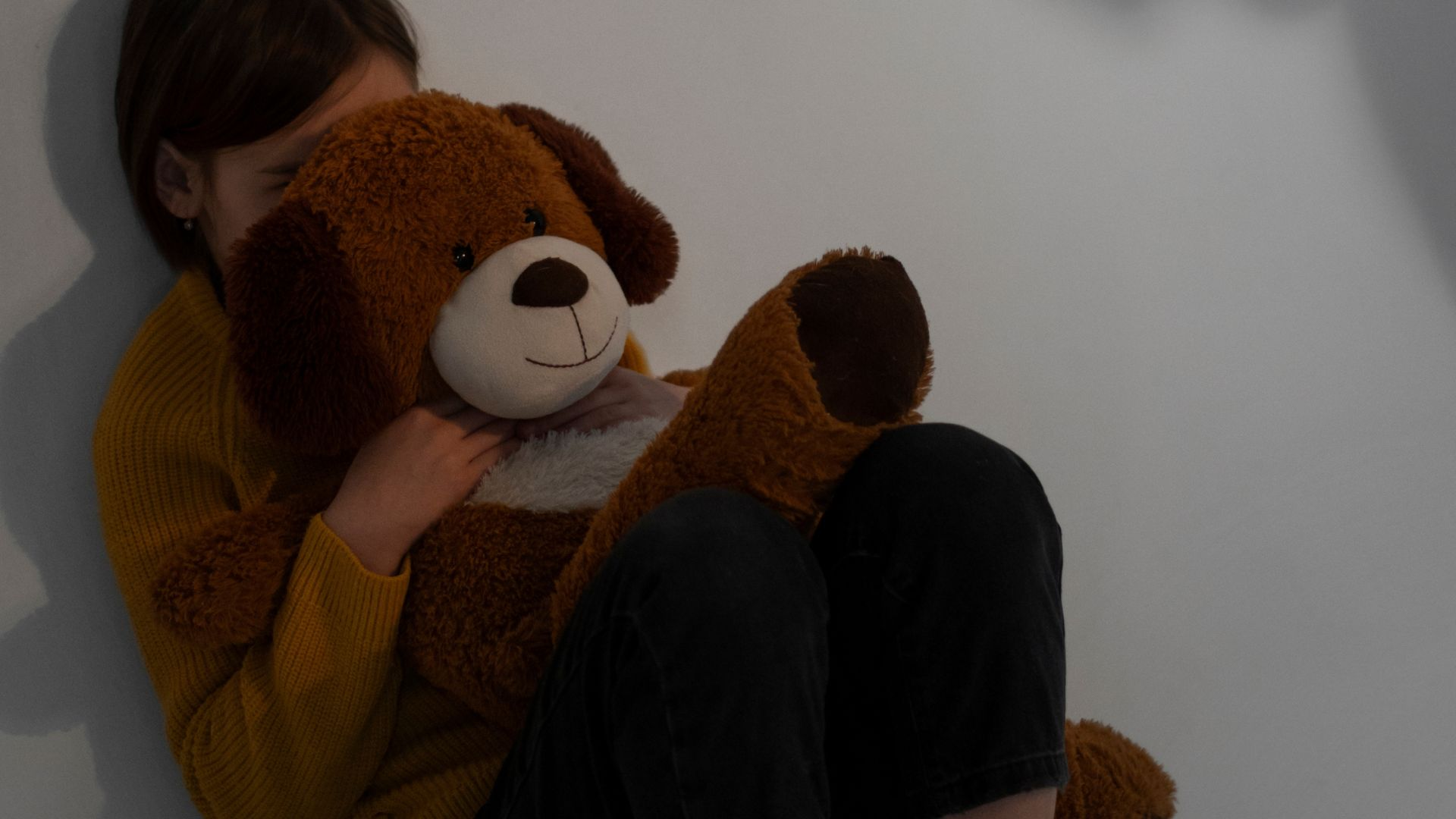 mujer-a-la-carcel-por-abusar-de-su-hija-de-seis-años-en-cali Foto: Freepik