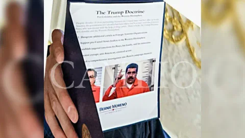 Polémica foto con IA de Petro y Maduro presos.