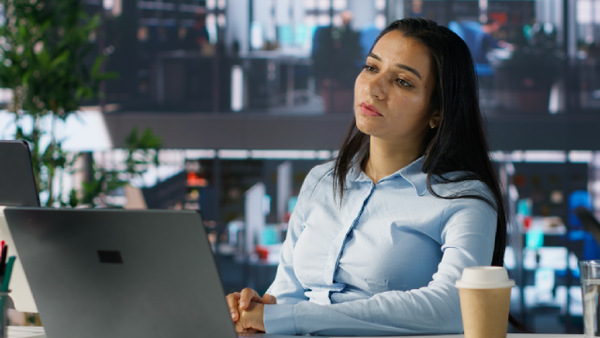 Revelan los países de Latinoamérica que más trabajan en 2025: así se ubica Colombia en el listado