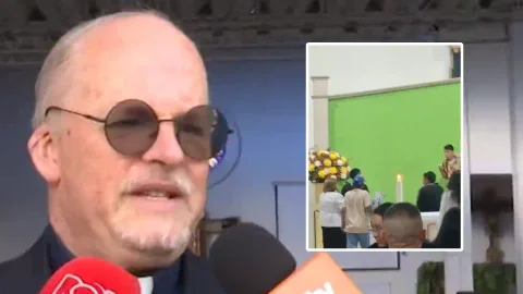 Párroco amenazado durante misa en Bogotá.
