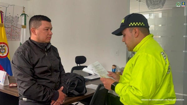 Capturan a subintendente por presunta colaboración en robo a joyería en Bucaramanga