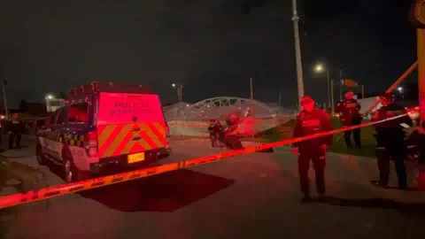 Atención | Un muerto y un herido tras grave explosión en glorieta del suroccidente de Bogotá