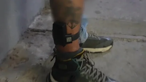 Atrapan a delincuentes intentando saquear una joyería en Bogotá: uno tenía brazalete del Inpec Atrapan a delincuentes intentando saquear una joyería en Bogotá: uno tenía brazalete del Inpec