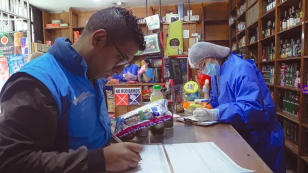 Alimentos, bebidas y juguetes serán inspeccionados en Bogotá para minimizar riesgos e intoxicaciones en Navidad Alimentos, bebidas y juguetes serán inspeccionados en Bogotá para minimizar riesgos e intoxicaciones en Navidad