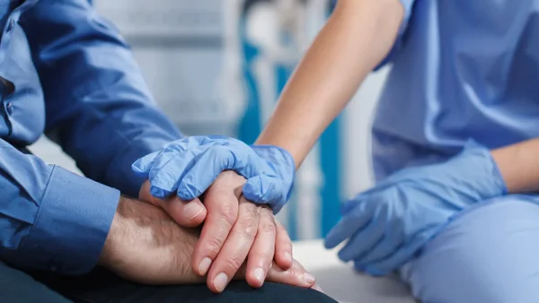 Reconocido actor reveló que rechazó las quimioterapias para enfrentar su cáncer y causó preocupación Reconocido actor reveló que rechazó las quimioterapias para enfrentar su cáncer y causó preocupación