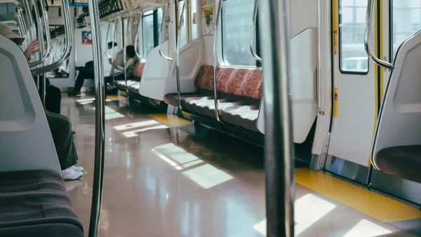 Imputan nuevos cargos contra el autor del ataque con cuchillo en un tren de Inglaterra Imputan nuevos cargos contra el autor del ataque con cuchillo en un tren de Inglaterra