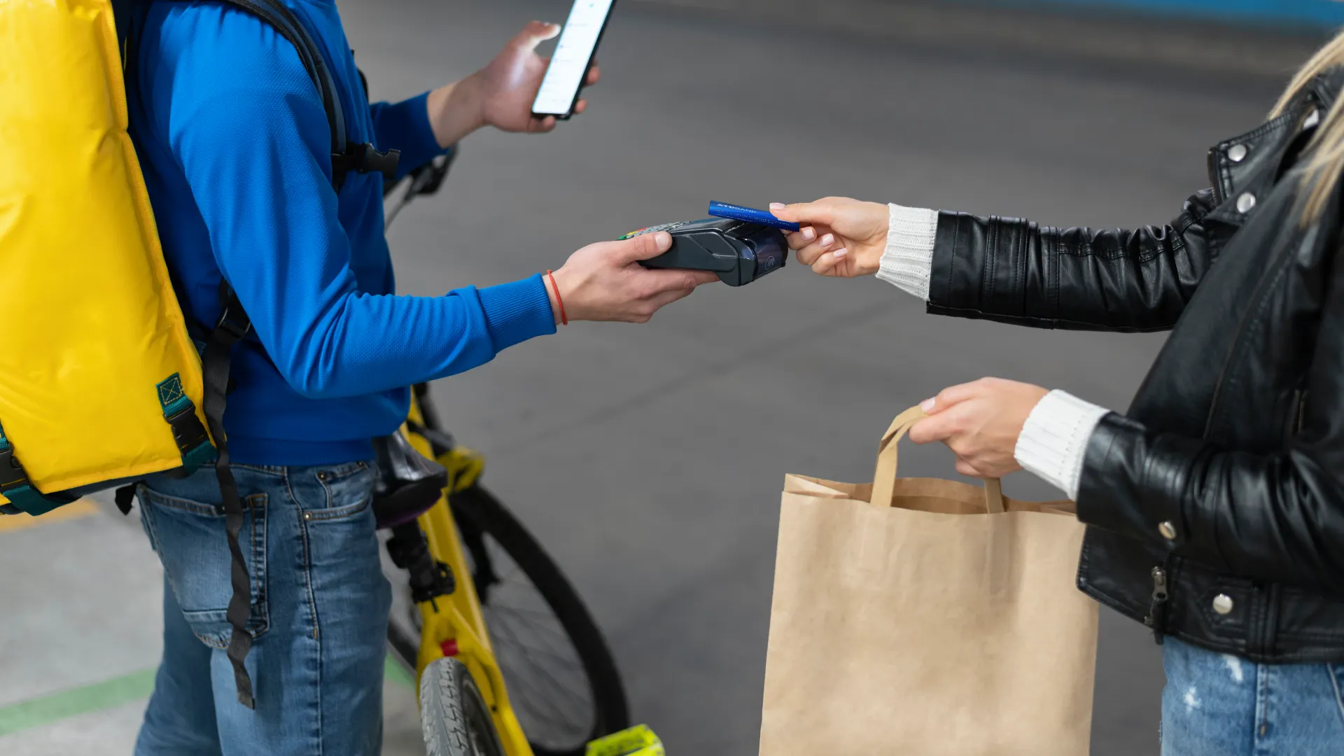 Modalidades de suplantación identidades falsas apliaciones de reparto