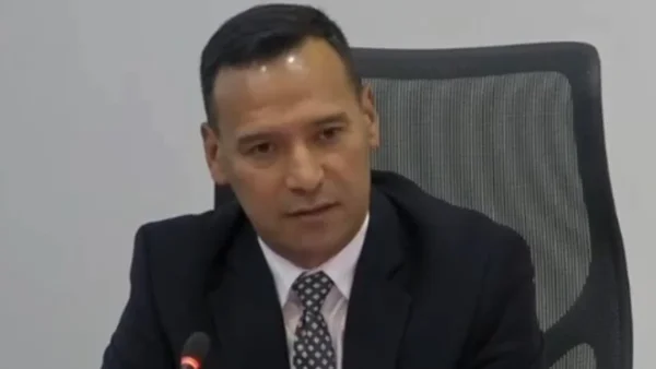 MinDefensa comparó a menores muertos por bombardeos con joven que asesinó a Miguel Uribe: "Lo que mata no es la edad" MinDefensa comparó a menores muertos por bombardeos con joven que asesinó a Miguel Uribe: "Lo que mata no es la edad"