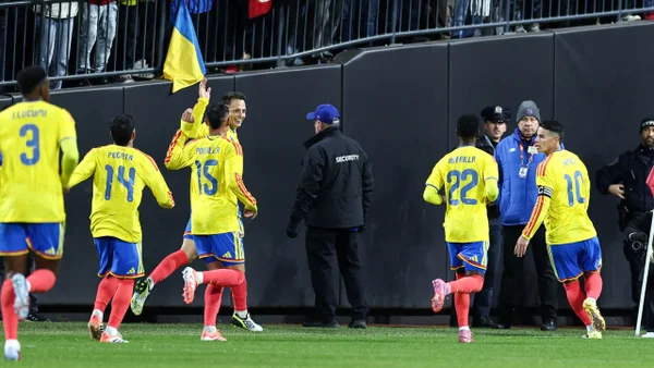 ¡Capitán! James Rodríguez no olvidó a Daniel Muñoz y tuvo este hermoso gesto con él ¡Capitán! James Rodríguez no olvidó a Daniel Muñoz y tuvo este hermoso gesto con él