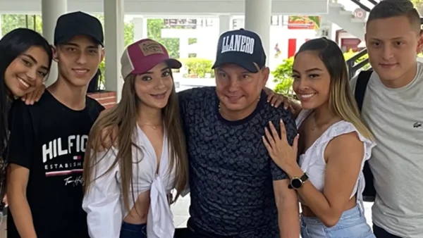 Desgarrador mensaje de hija de Giovanny Ayala, tras el secuestro de su hermano Miguel Desgarrador mensaje de hija de Giovanny Ayala, tras el secuestro de su hermano Miguel