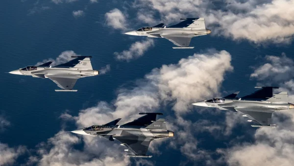 Contraloría le pone la lupa al billonario contrato con Saab por la compra de aviones Gripen