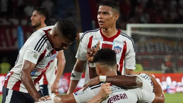 Junior pegó primero y se montó en el liderato del Grupo A