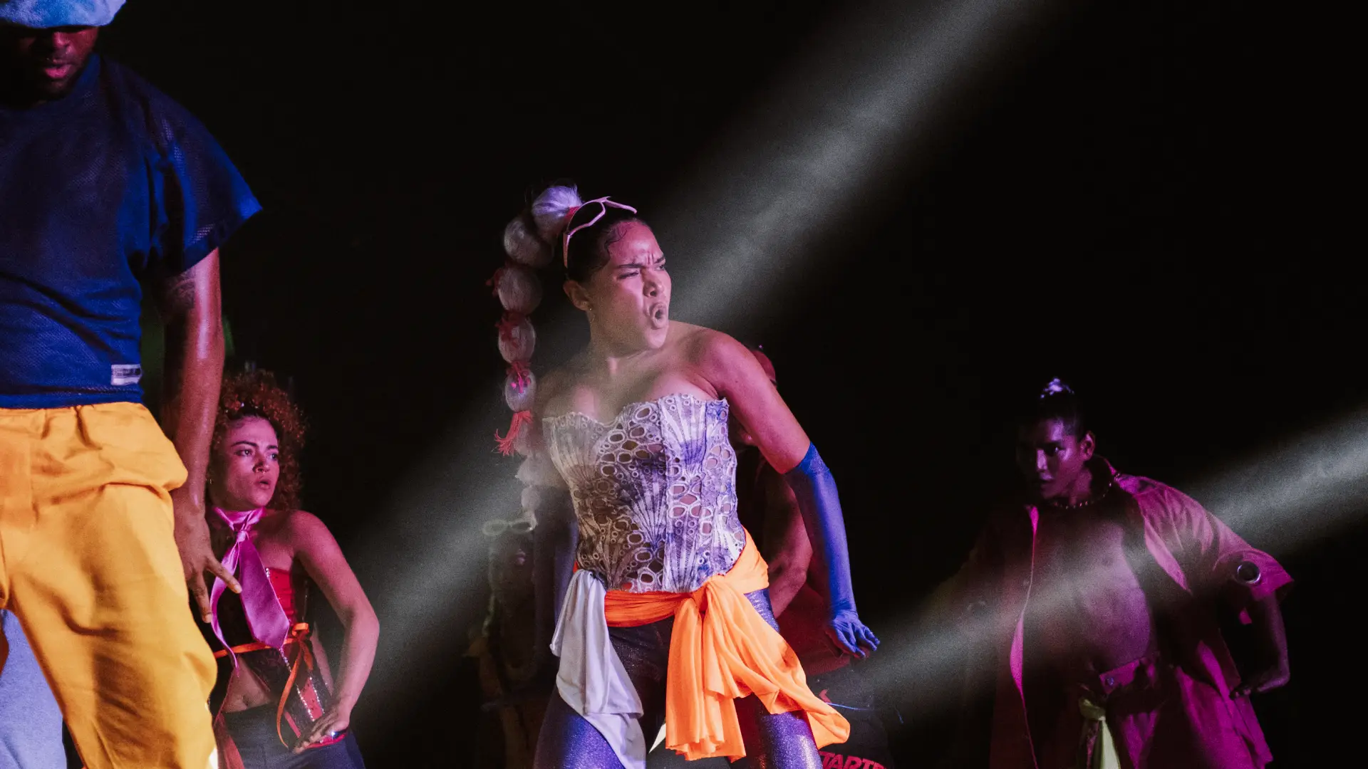 Han sido más de dos años de trabajo para la preparación de este evento. / 105 ciudad heroica