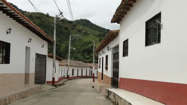 Con drones ubicaron a policías en el departamento de Cesar y luego les dispararon Con drones ubicaron a policías en el departamento de Cesar y luego les dispararon