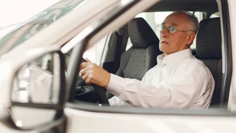 Licencia de conducción para adultos mayores de 65 años no se renovará si no cumple este requisito