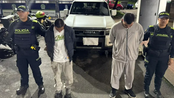 VIDEO | Persecución de película logró la captura de dos sujetos que habían robado una camioneta en Bogotá VIDEO | Persecución de película logró la captura de dos sujetos que habían robado una camioneta en Bogotá